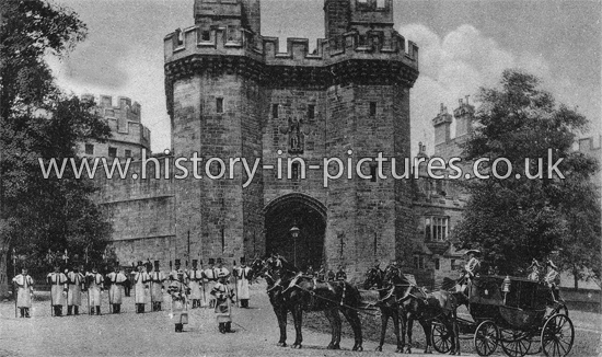High Sheriff's Coach in front of Castle, Lancaster. c.1904